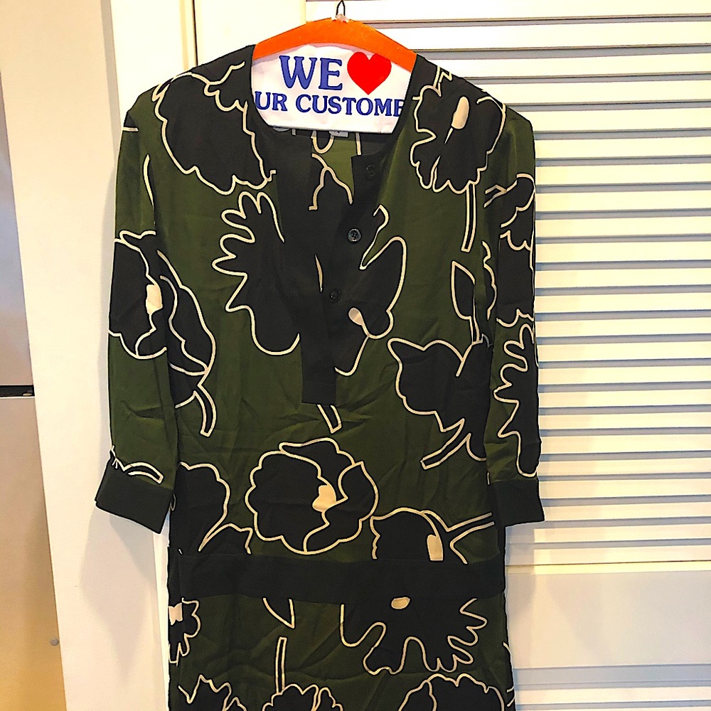 Diane Von Furstenberg Dress! Beautiful print.